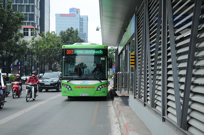 Xe buýt BRT: Cánh én lẻ loi trong giông bão định kiến - Ảnh 1