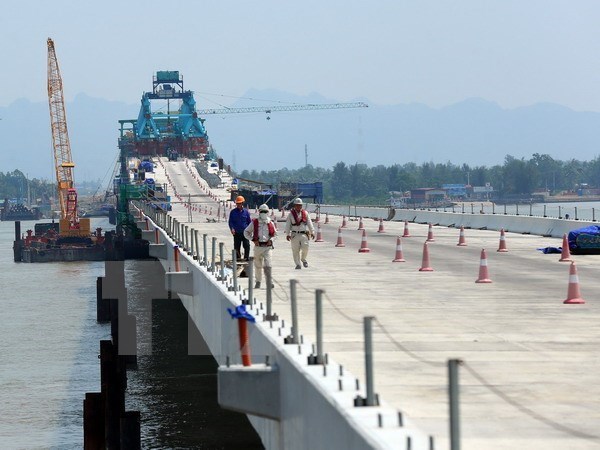 Bộ GTVT yêu cầu khắc phục sai sót cầu vượt biển dài nhất Việt Nam - Ảnh 1