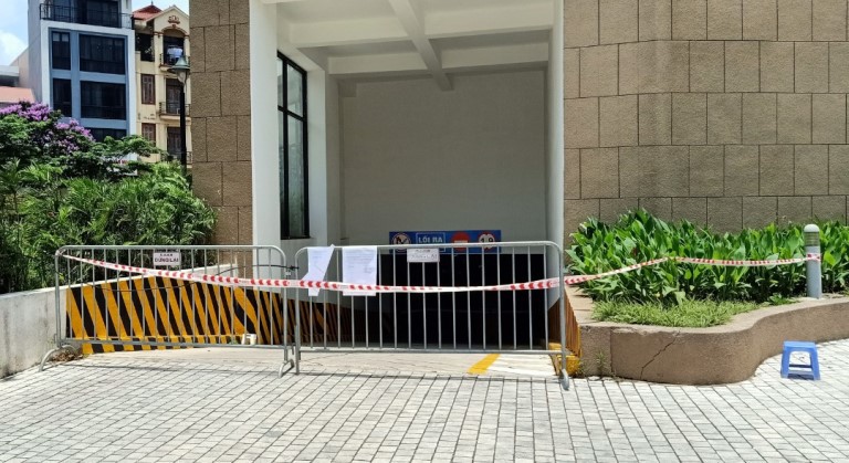 Quận Hoàng Mai: Phong tỏa thêm hai tòa chung cư để phòng, chống dịch Covid-19 - Ảnh 2