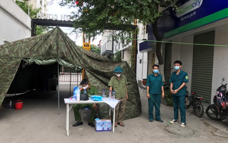 Quận Hoàng Mai: Phong tỏa thêm hai tòa chung cư để phòng, chống dịch Covid-19 - Ảnh 1