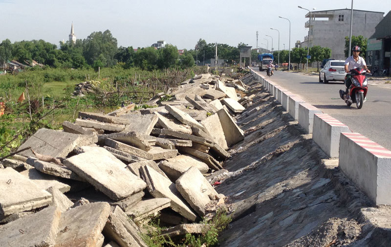 TP Vinh (Nghệ An): Lãng phí tiền tỷ từ các bãi rác thải xây dựng - Ảnh 3