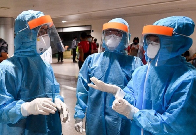Bộ Y tế huy động 10.000 cán bộ, nhân viên y tế chi viện giúp TP Hồ Chí Minh chống dịch - Ảnh 1
