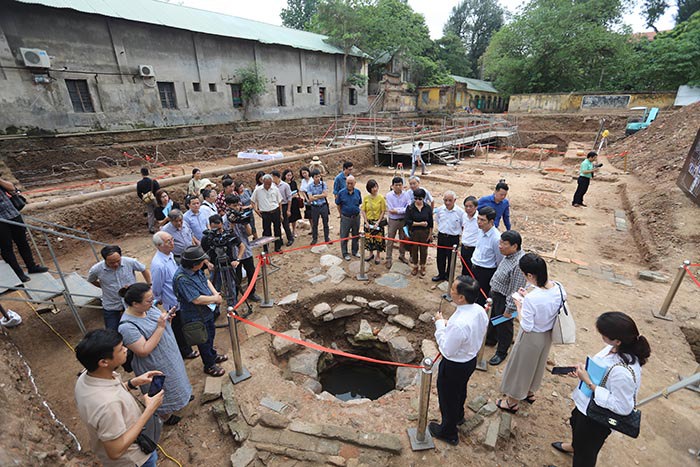 Khai quật khảo cổ học tại Hoàng thành Thăng Long 2021: Đã chạm tới Chính điện Kính thiên - Ảnh 1