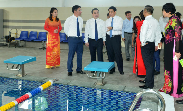 Chủ tịch Nguyễn Đức Chung dự khai giảng năm học mới tại trường THCS Thanh Xuân - Ảnh 4