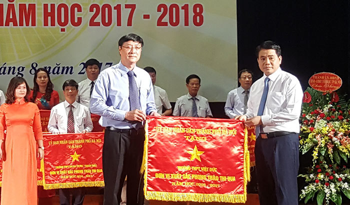 Chủ tịch Nguyễn Đức Chung: Giải quyết dứt điểm hiện tượng quá tải ở một số trường - Ảnh 2