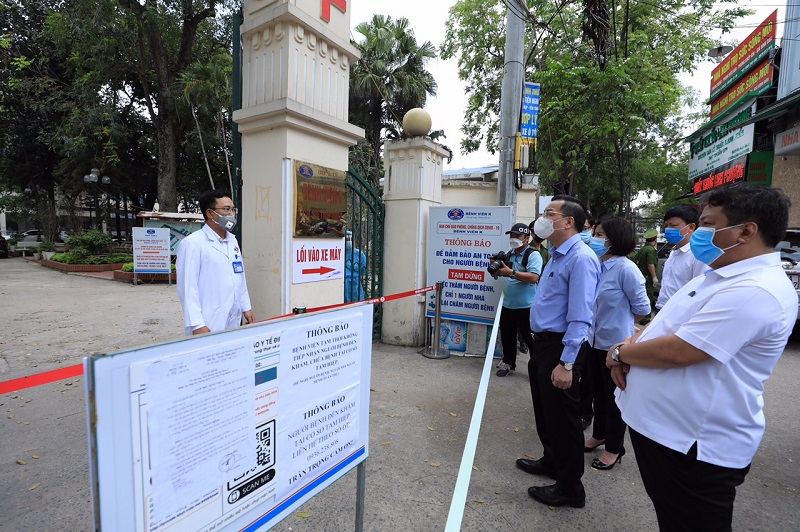 Chủ tịch UBND TP Hà Nội: Thần tốc truy vết, xét nghiệm người liên quan đến Bệnh viện K - Ảnh 5