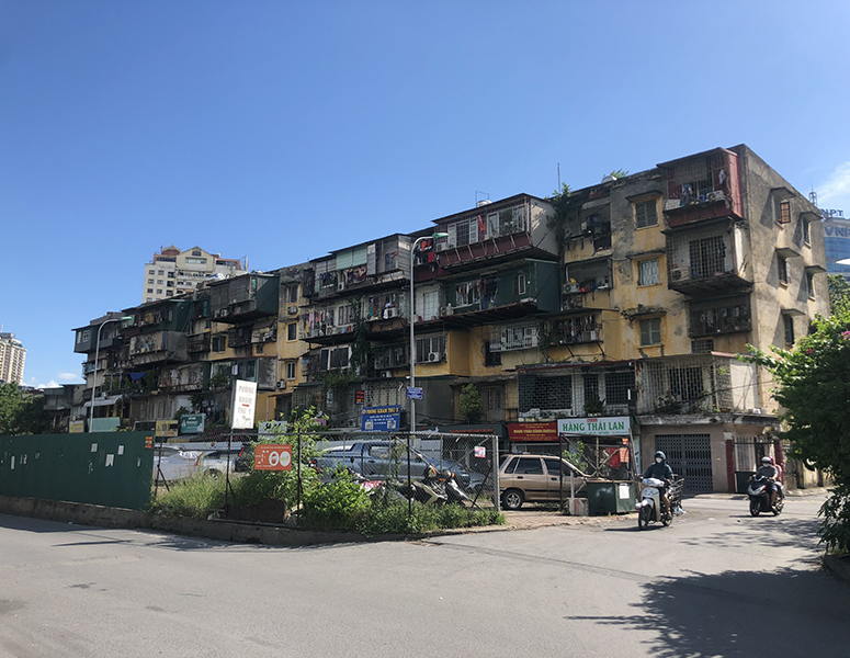 Hà Nội: Cận cảnh 2 tòa chung cư cũ xuống cấp nguy hiểm cấp D - Ảnh 3