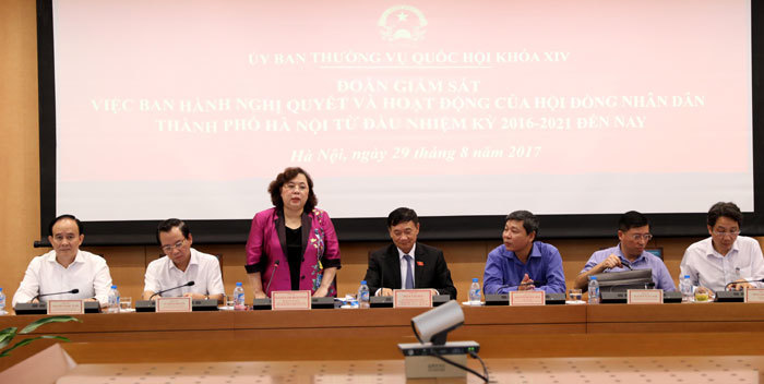 Chủ tịch HĐND TP Nguyễn Thị Bích Ngọc: Nghị quyết ban hành không chỉ đúng quy trình, mà cần chất lượng - Ảnh 1
