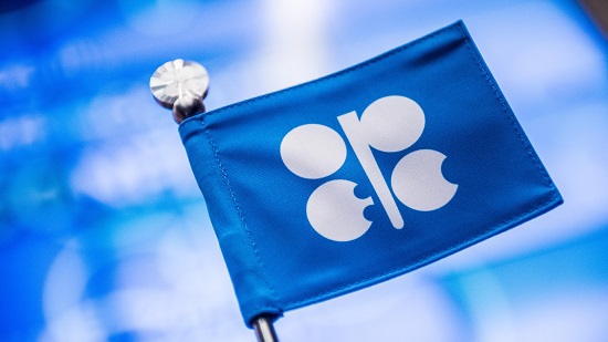 Giá dầu “đỏ sàn” vì quyết định của OPEC - Ảnh 1