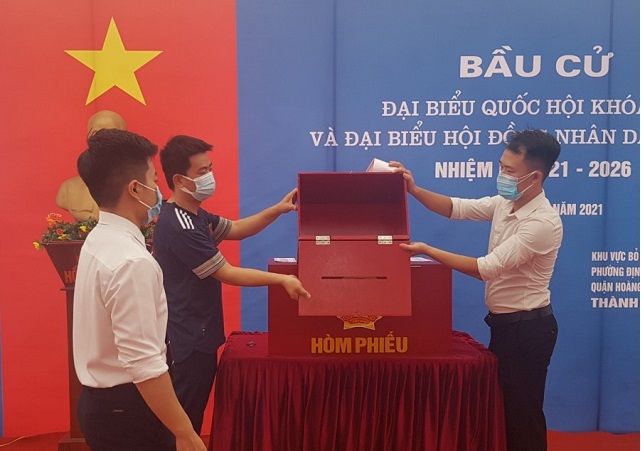 Hơn 5,4 triệu cử tri Thủ đô Hà Nội náo nức đi bầu cử đại biểu Quốc hội và HĐND các cấp nhiệm kỳ 2021 - 2026 - Ảnh 11