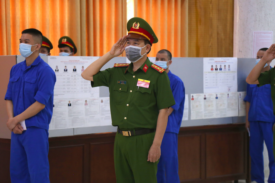 Hà Nội: Những “cử tri đặc biệt” bỏ phiếu trong Trại tạm giam số 1 - Ảnh 2