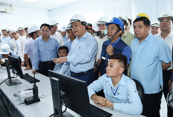Thủ tướng thị sát hệ thống xử lý nước thải tại Formosa Hà Tĩnh - Ảnh 2