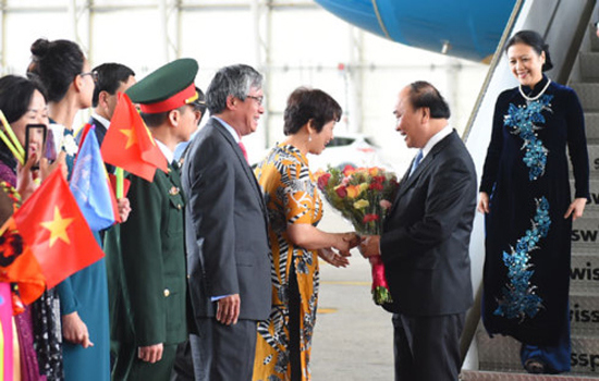 Thủ tướng Nguyễn Xuân Phúc tới New York, bắt đầu chuyến thăm Hoa Kỳ - Ảnh 1