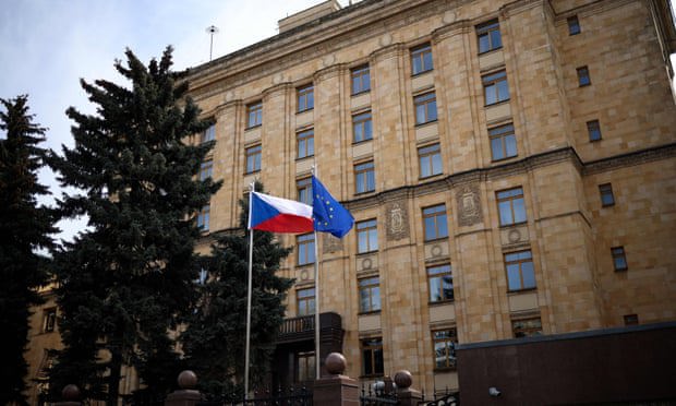 Nga và Czech phải cắt giảm nhân viên ngoại giao thuê tại địa phương từ cuối tháng 5 - Ảnh 1