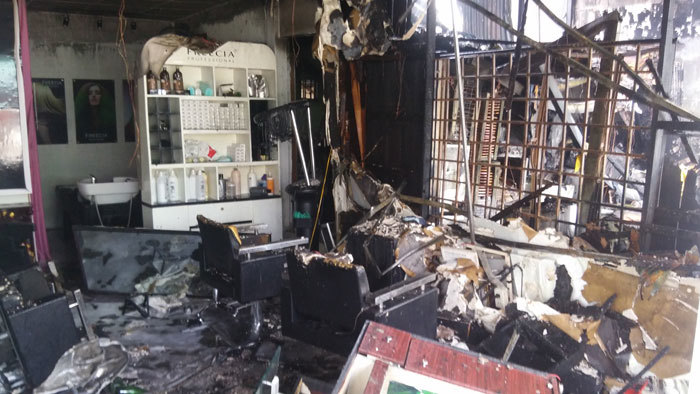 Cháy lớn khiến cửa hàng sửa chữa điện lạnh bị thiêu rụi - Ảnh 2