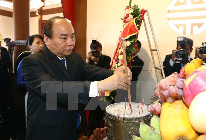 Thủ tướng Nguyễn Xuân Phúc dâng hưởng tưởng nhớ Bác Hồ tại Thái Lan - Ảnh 1