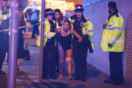 Anh bắt giữ thêm 3 nghi phạm vụ tấn công Manchester - Ảnh 1