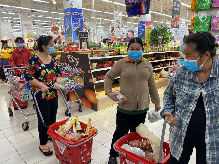 Bình Dương: Các siêu thị bảo đảm hàng hóa dồi dào, khuyến mãi, giảm giá - Ảnh 3