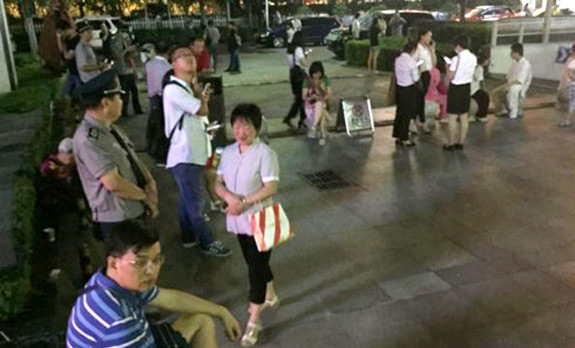 Trung Quốc: Động đất tại Tứ Xuyên làm 144 người thương vong - Ảnh 1