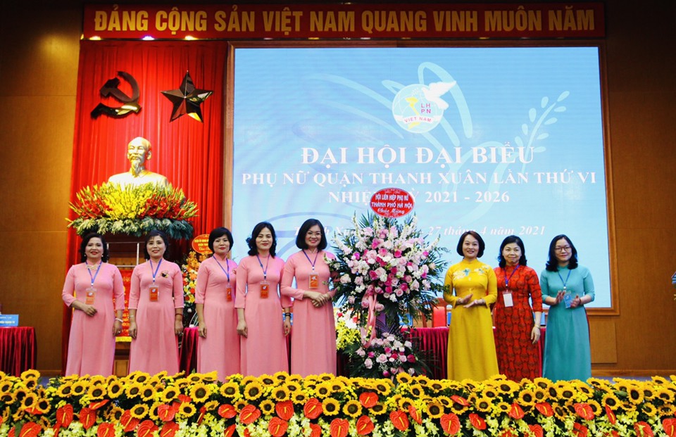 Đồng chí Trịnh Thị Hồng Thủy tái đắc cử Chủ tịch Hội LHPN quận Thanh Xuân - Ảnh 3