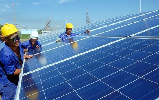 Điện mặt trời được phép bán giá hơn 2.000 đồng/kWh - Ảnh 1
