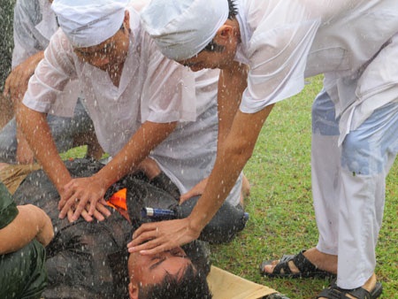 Nghệ An: Các cơ sở y tế sẵn sàng cấp cứu miễn phí cho nạn nhân mưa bão - Ảnh 1