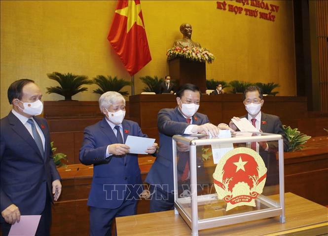 Ông Nguyễn Hòa Bình tái đắc cử cương vị Chánh án Tòa án Nhân dân tối cao và tuyên thệ trước Quốc hội - Ảnh 2