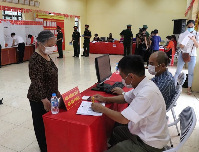 Hơn 5,4 triệu cử tri Thủ đô Hà Nội náo nức đi bầu cử đại biểu Quốc hội và HĐND các cấp nhiệm kỳ 2021 - 2026 - Ảnh 116