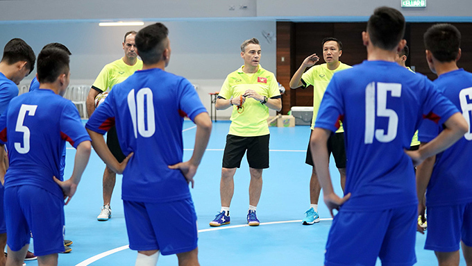 Tuyển Futsal Việt Nam lên đường tham dự Asian Indoor Games 2017 - Ảnh 1