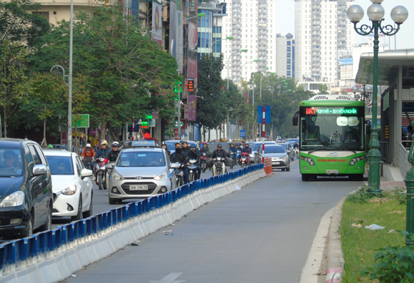 Thí điểm vé điện tử liên thông trên tuyến buýt BRT - Ảnh 1