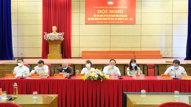 Người ứng cử đại biểu HĐND TP Hà Nội tiếp xúc cử tri huyện Sóc Sơn - Ảnh 1