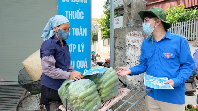 Giải tỏa chợ nông sản tự phát tại xã Tiền Phong, huyện Mê Linh - Ảnh 3