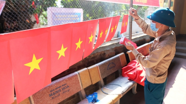 Huyện Mê Linh: Tổ bầu cử số 4 (xã Tráng Việt) tiến hành bầu cử lại do phát hiện sai phạm - Ảnh 2