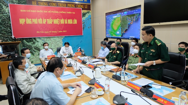 Phó Thủ tướng Chính phủ Lê Văn Thành: Ứng phó mưa lũ, kiểm tra 4 tại chỗ phải được thực hiện nghiêm túc - Ảnh 1