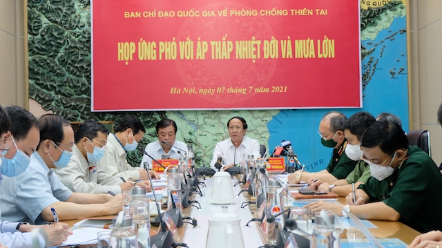 Phó Thủ tướng Chính phủ Lê Văn Thành: Ứng phó mưa lũ, kiểm tra 4 tại chỗ phải được thực hiện nghiêm túc - Ảnh 2