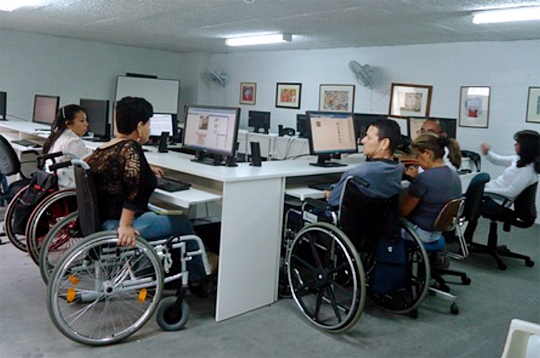 Hà Nội sắp có trang thông tin du lịch tiếp cận cho người khuyết tật - Ảnh 1