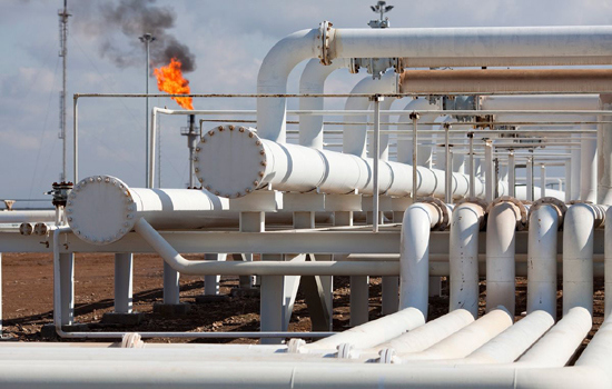 Giá dầu tăng nhờ kỳ vọng OPEC sẽ gia hạn thỏa thuận cắt giảm sản lượng - Ảnh 1