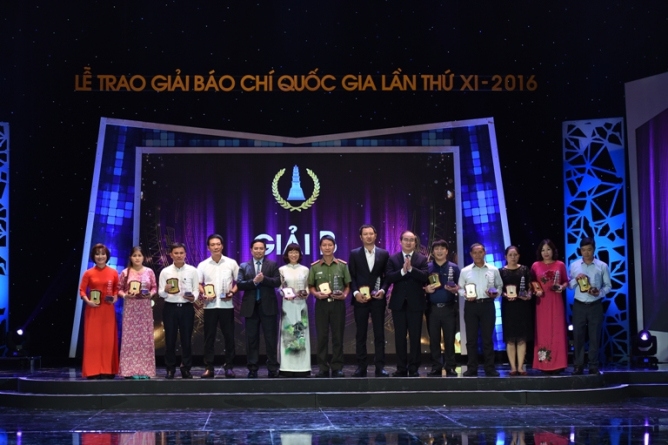Vinh danh các tác giả đoạt Giải Báo chí Quốc gia lần thứ XI - Ảnh 5