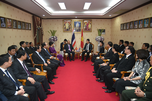 Thủ tướng Nguyễn Xuân Phúc làm việc với Tỉnh trưởng Nakhon Phanom (Thái Lan) - Ảnh 3