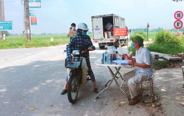 Huyện Sóc Sơn: Chủ tịch xã, thị trấn phải chịu trách nhiệm nếu để xảy ra vi phạm phòng, chống dịch Covid-19 - Ảnh 1