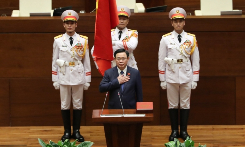 Chủ tịch Quốc hội khóa XV Vương Đình Huệ tuyên thệ nhậm chức - Ảnh 3