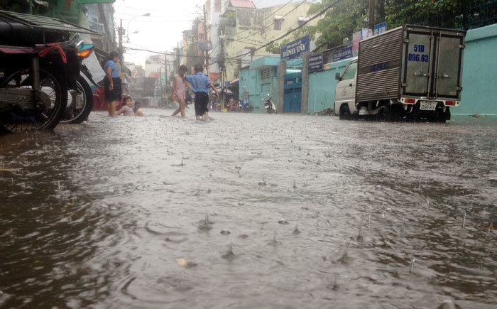 TP Hồ Chí Minh: Loay hoay… chống ngập - Ảnh 1