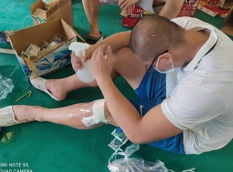 Bắc Giang: Kiệt sức, nhân viên y tế vẫn kiên cường nơi tâm dịch - Ảnh 2