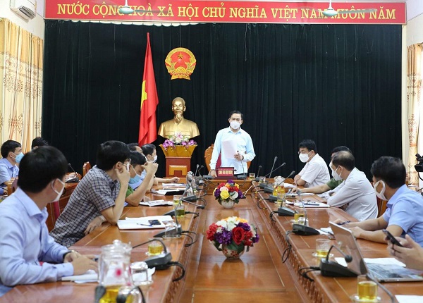 Chủ tịch UBND tỉnh Hà Tĩnh chỉ đạo công tác phòng chống dịch tại huyện Hương Sơn - Ảnh 2
