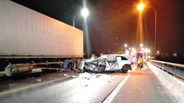 Tai nạn giao thông mới nhất hôm nay 22/4: Tai nạn liên hoàn trên Quốc lộ 1A làm 3 người thương vong - Ảnh 1