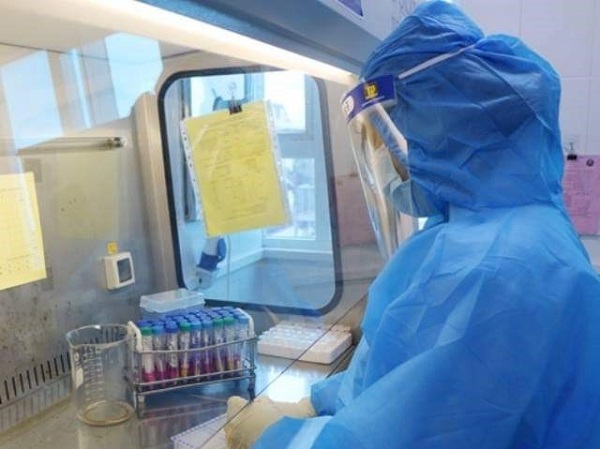 Quảng Bình ghi nhận trường hợp nhiễm SARS-CoV-2 đầu tiên - Ảnh 1
