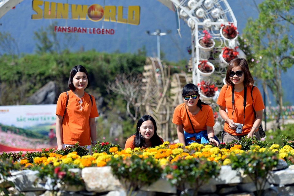 Du khách thích thú ghi lại những góc hình đẹp lạ tại Sun World Fansipan Legend - Ảnh 5