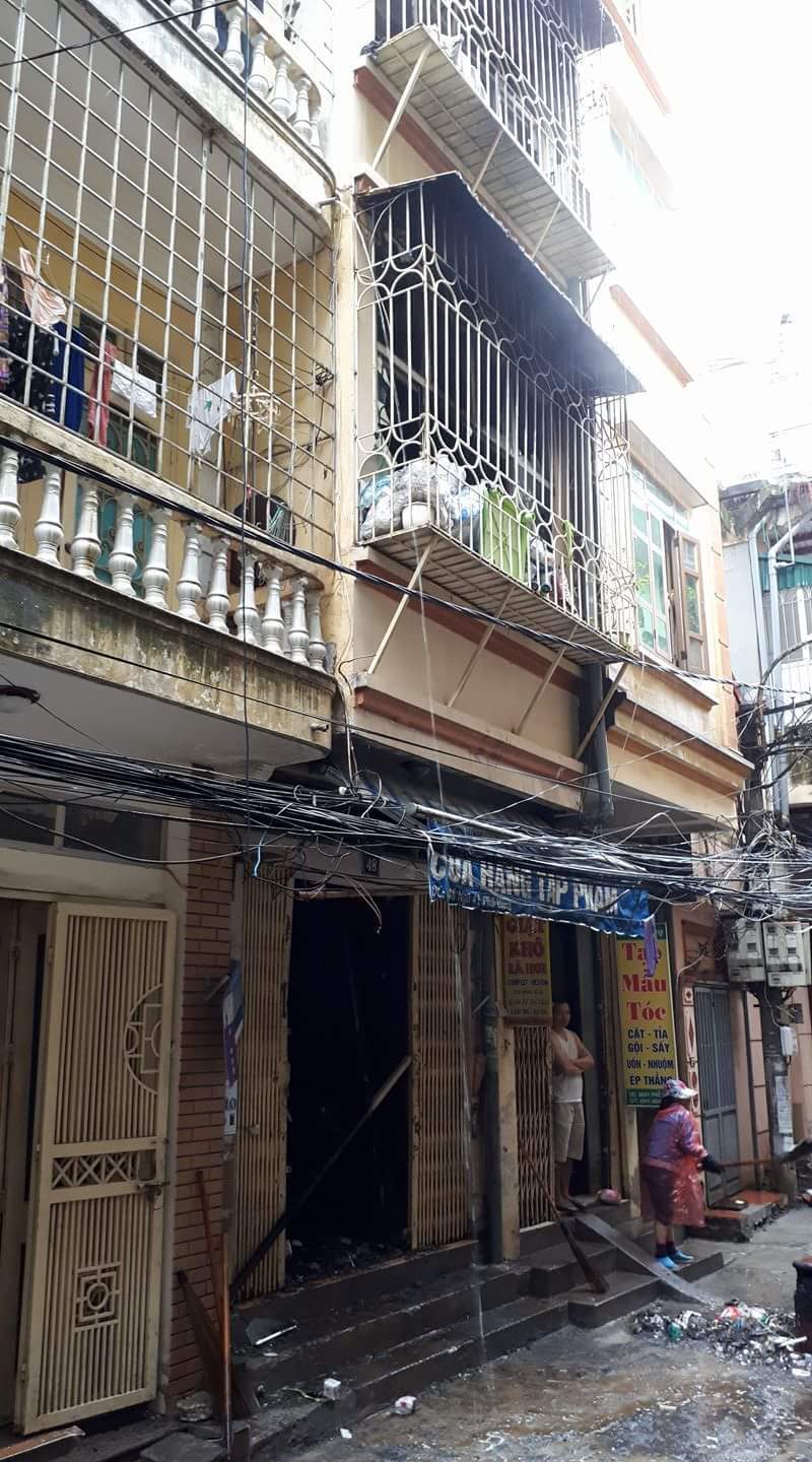 Thông tin mới nhất vụ cháy nhà khiến 2 người tử vong ở phố Vọng - Ảnh 1