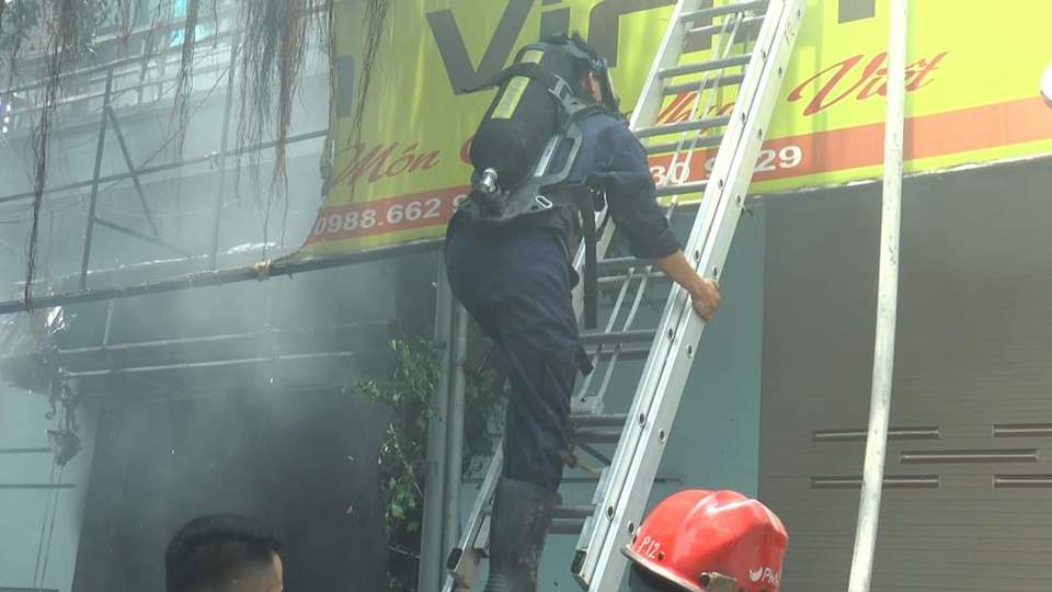 Hà Nội: Cháy lớn tại quán bia ở Thường Tín, nhiều tài sản bị thiêu rụi - Ảnh 6