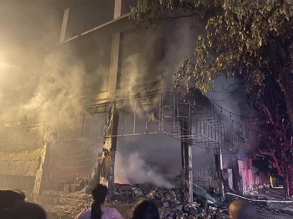 Nghệ An: Cháy lớn tại phòng trà ở TP Vinh lúc rạng sáng, 6 người thiệt mạng - Ảnh 2